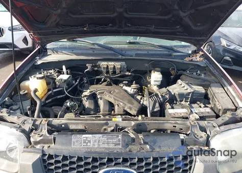 2005 Ford Escape Xlt z USA, uszkodzony, nr VIN 1FMYU031X5KB35893